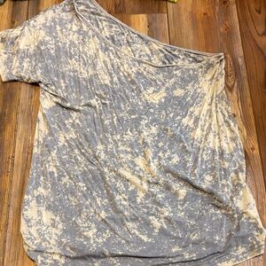 American Eagle Soft & Sexy Blue Patterned Tee